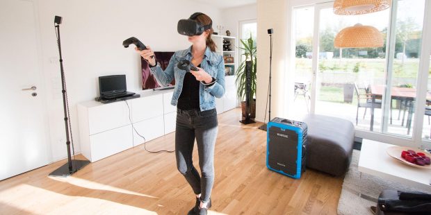 01-vr-suitcase-for-htc-vive