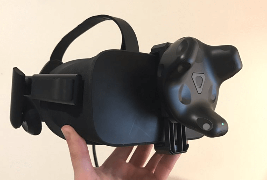 Oculus RiftにVive Trackerを装着、Lighthouse内での動作を有効に。プラス両手にOculus Touch、両足に
