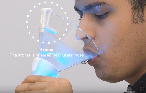 色、匂い、味（舌への電気刺激）を制御し様々な風味を作成できる仮想カクテル・システム
